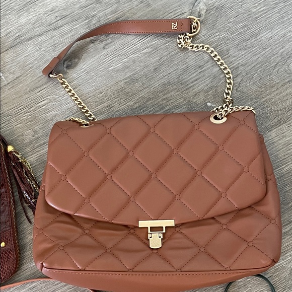 4PURSE BUNDLE NWOT EXCELLENT CONDITION - Picture 3 of 9